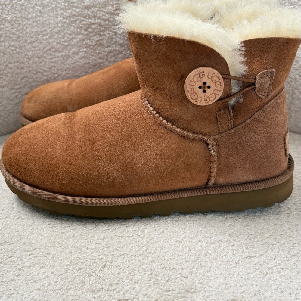 SOLD - UGG Tan Suede Boots with Logo Patch
